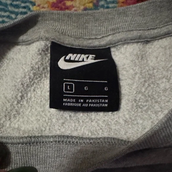 Nike NWOT Heather Gray Sweatshirt, Size: Lg (Youth) - Picture 4 of 7